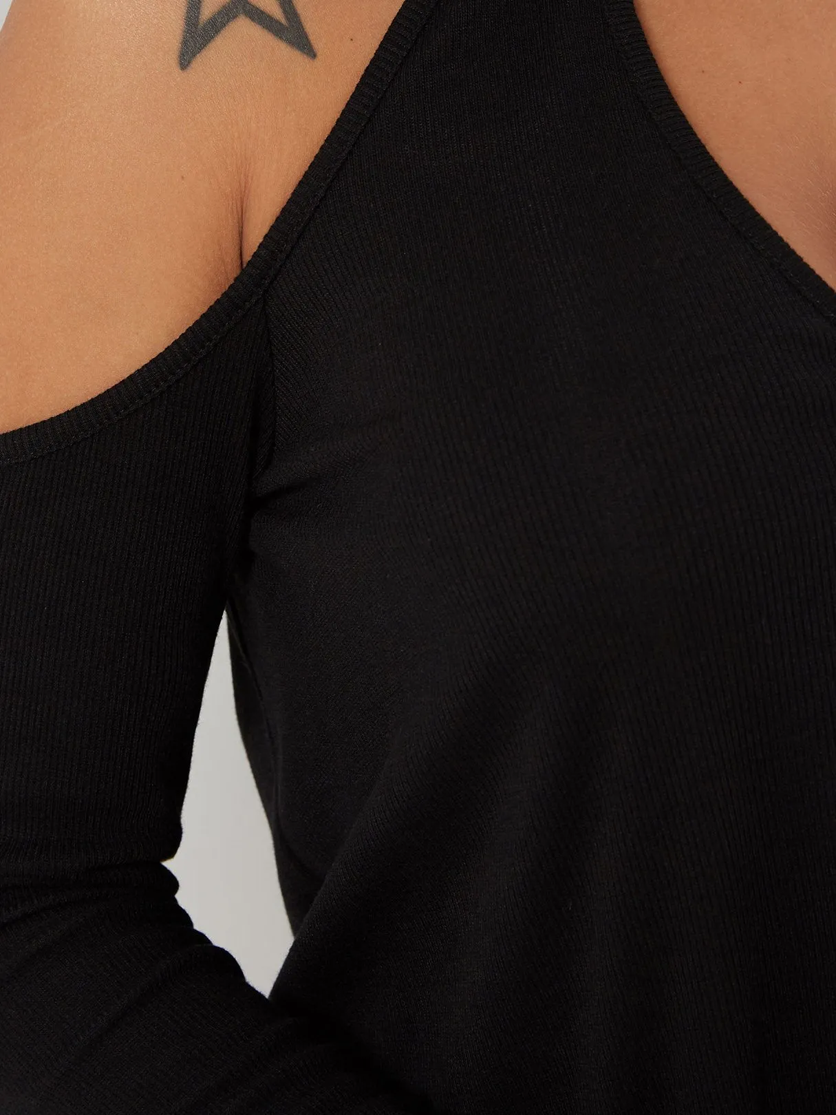 Custom Halter Cold Shoulder Plain Backless Cut Out Long Sleeve Black T-Shirts